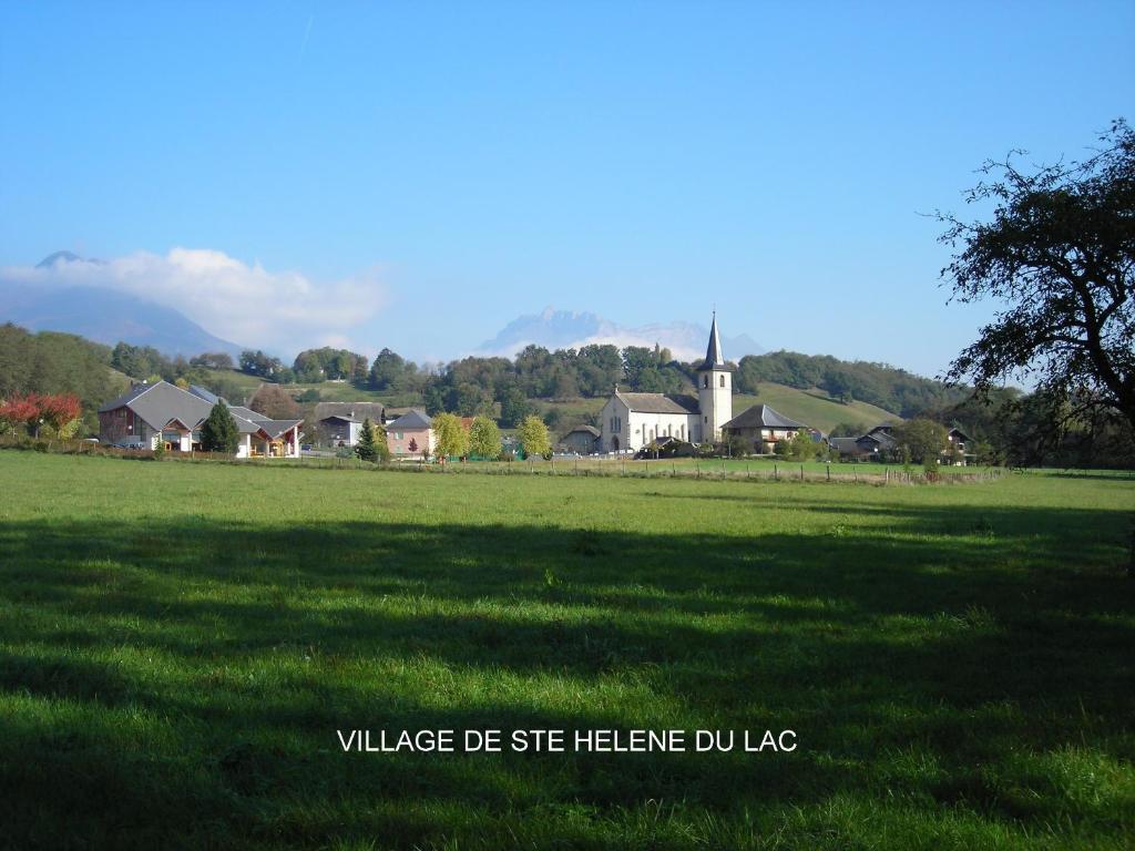 Gite Les Platanes Sainte-Helene-du-Lac 외부 사진